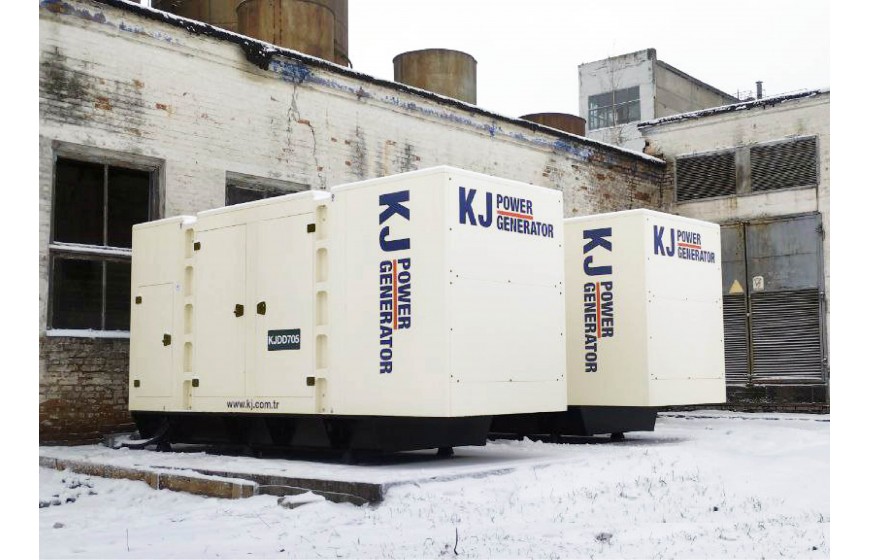 Два дизельные генераторы мощностью по 513 кВт каждый в синхронной работе