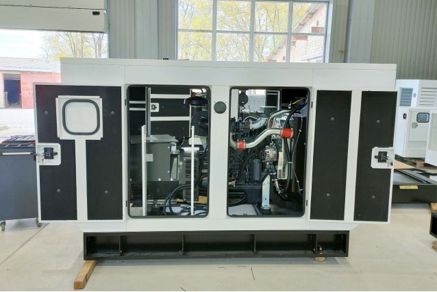 Дизельный генератор DE-83IS 59 кВт двигатель FPT (IVECO) Италия